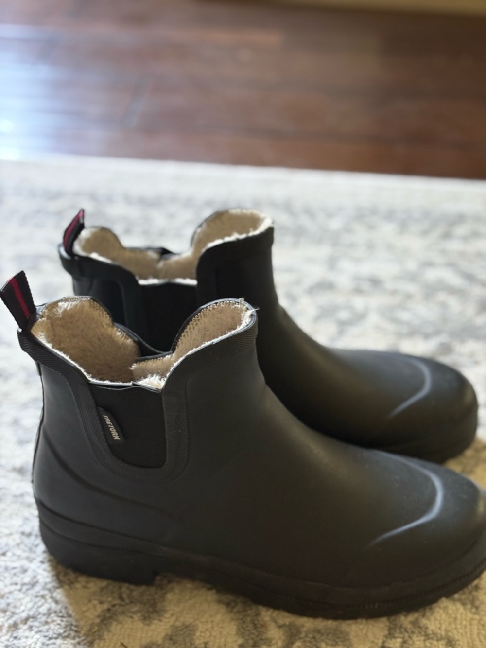 Tretorn Black Waterproof Faux Fur Sherpa Winter Ankle Rain
Boots Women's 9